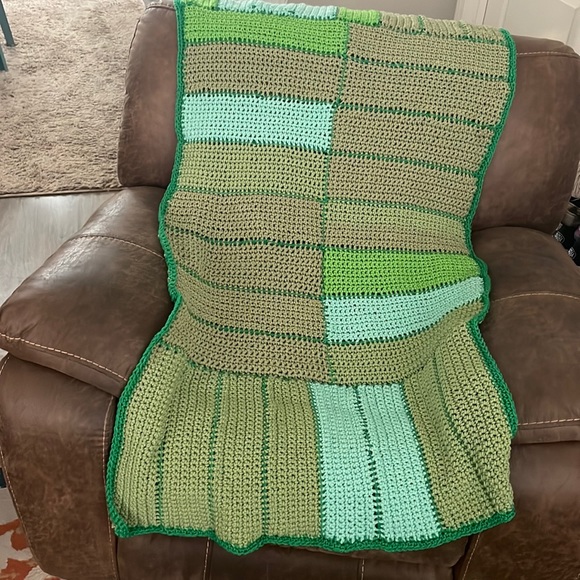 “Cactus” Multi-Green Colors-throw- handmade by JulzyRaye- OS - Picture 1 of 10